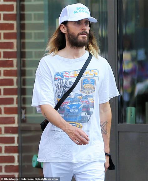 Jared Leto, 51, steps out with rumored model girlfriend Thet。